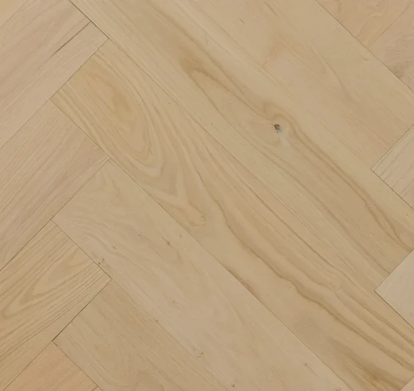 LHD Mehrschicht Eiche Markant/Rustic Fischgrätmuster – Nut- und Federverbindung.